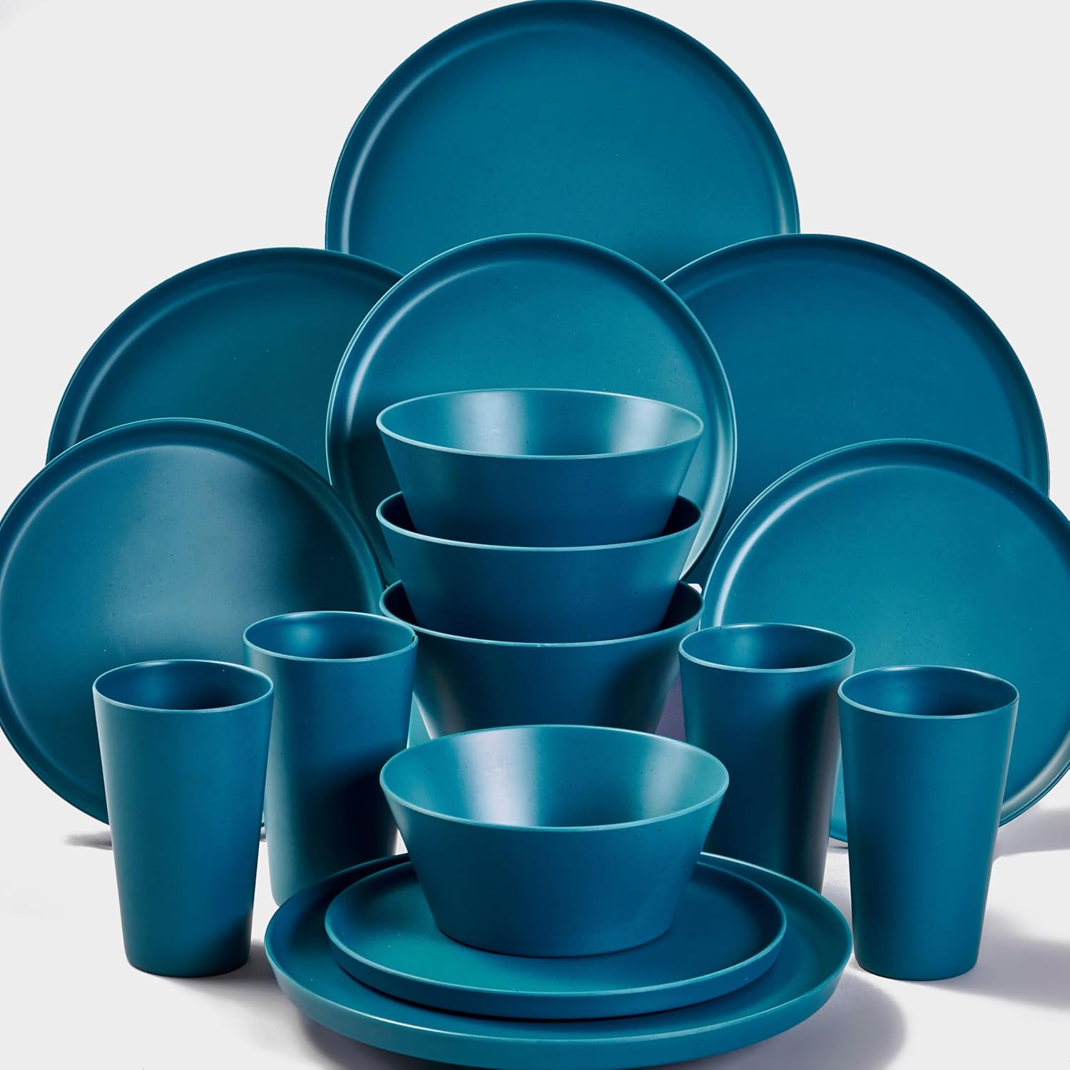 Hi-Gear 16pc Melamine Camping Dinnerware Set - Lightweight & Durable - Image 4